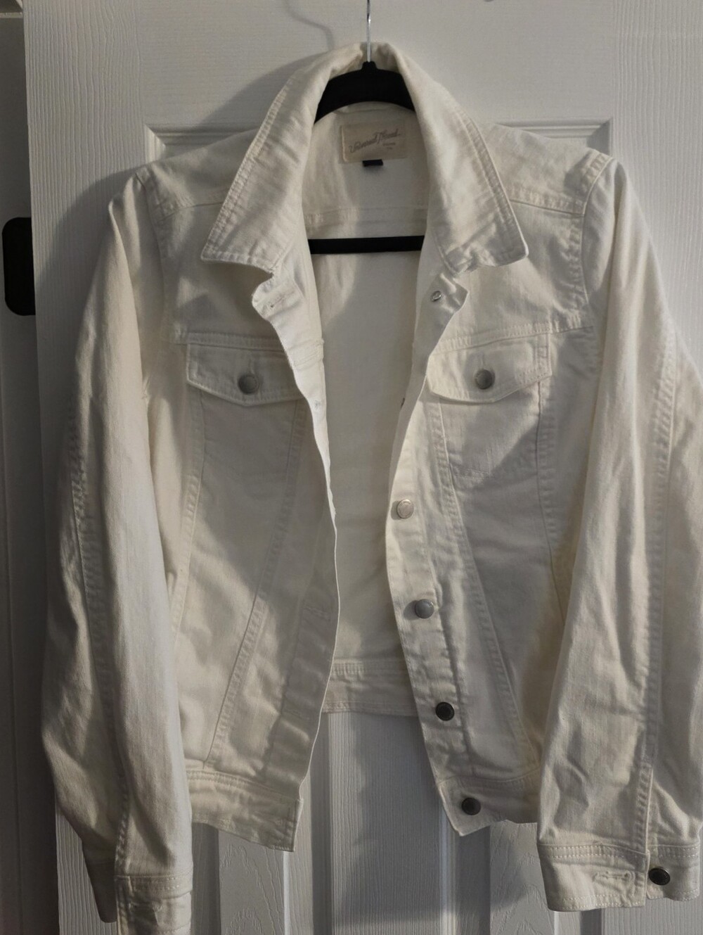 Universal Thread Large White Denim Jacket - Classic Women's Jean Jacket